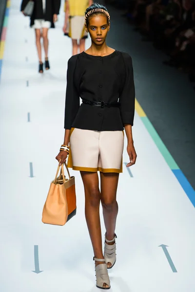 Look 12